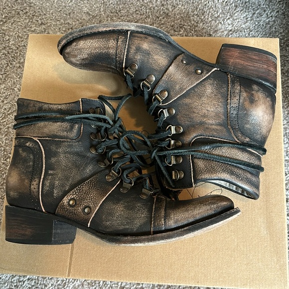 Freebird Gage Boots - Picture 2 of 5